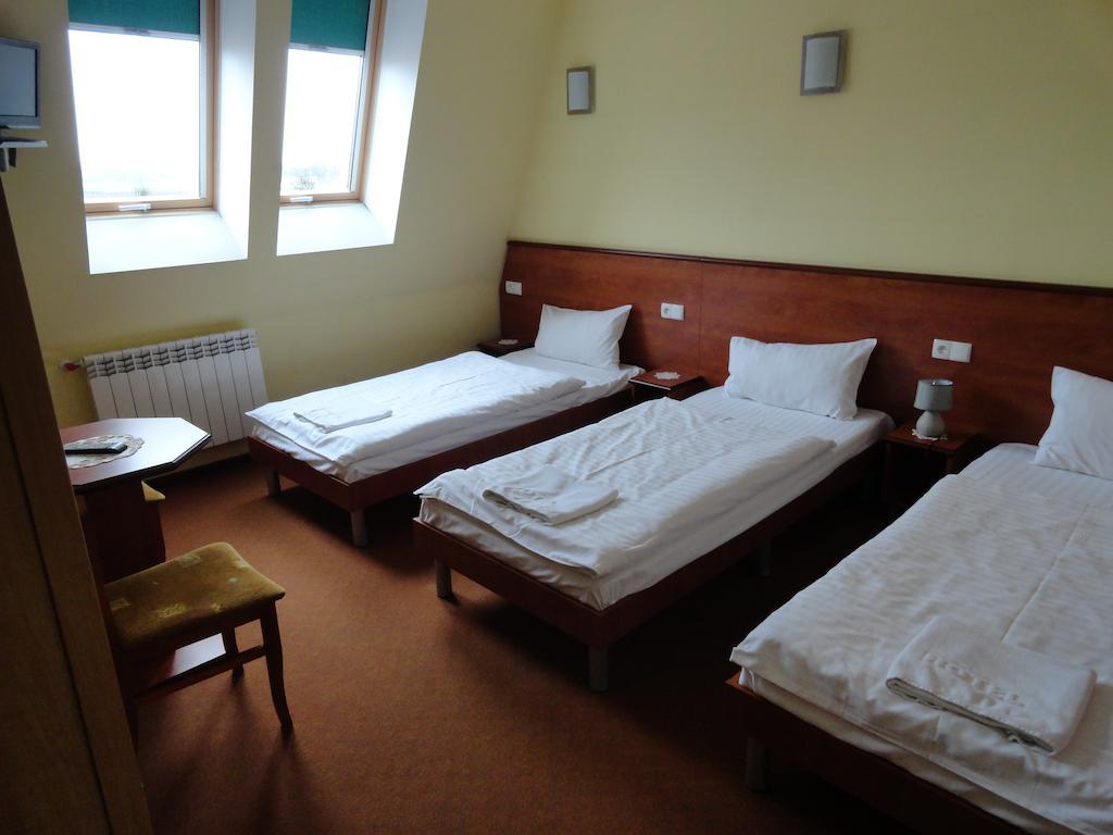 Hotel Wielkopolanka Sroda Wielkopolska Room photo